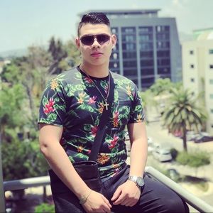 Meet your Posher, Erick